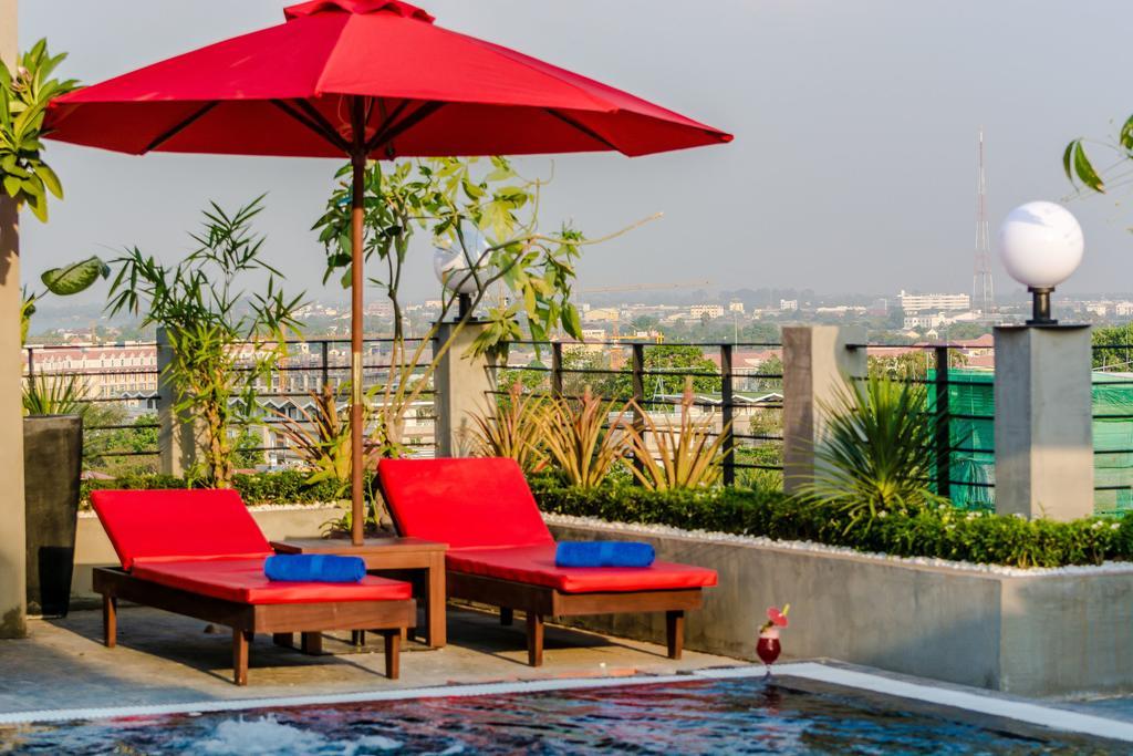 Diamond Palace Resort & Sky Bar Phnom Penh Dış mekan fotoğraf