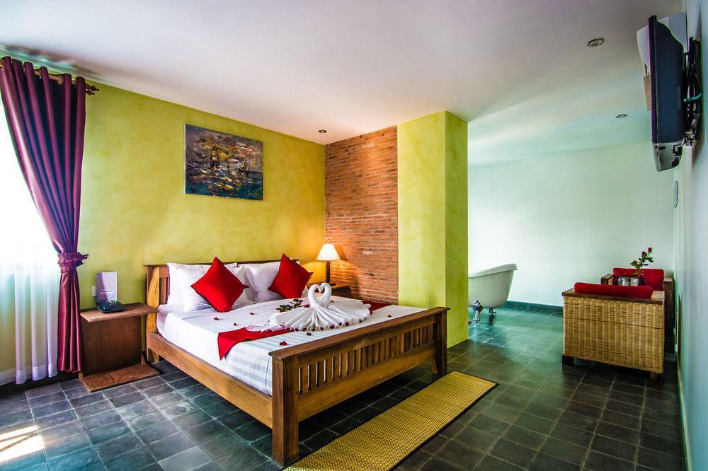 Diamond Palace Resort & Sky Bar Phnom Penh Dış mekan fotoğraf
