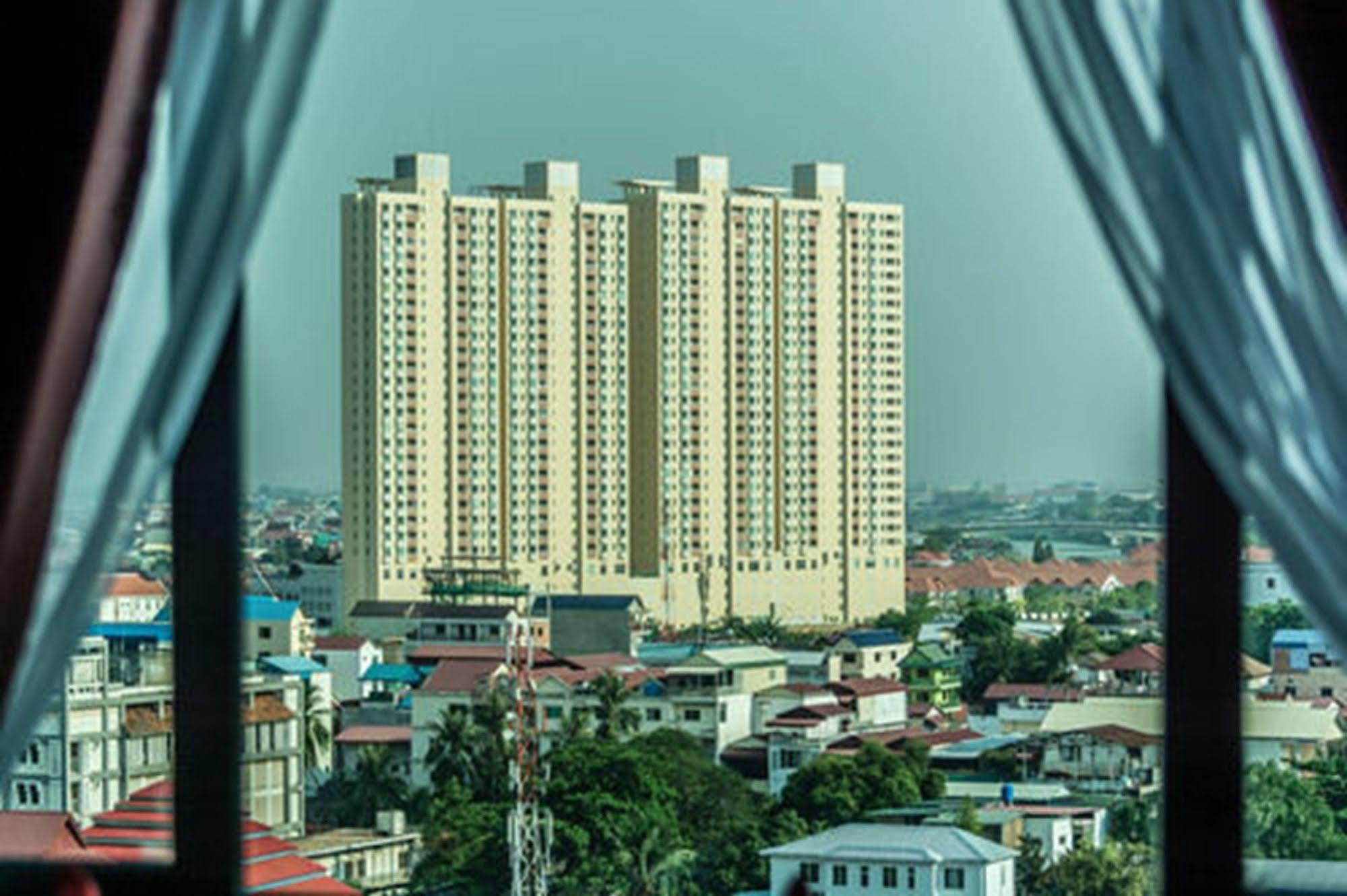 Diamond Palace Resort & Sky Bar Phnom Penh Dış mekan fotoğraf