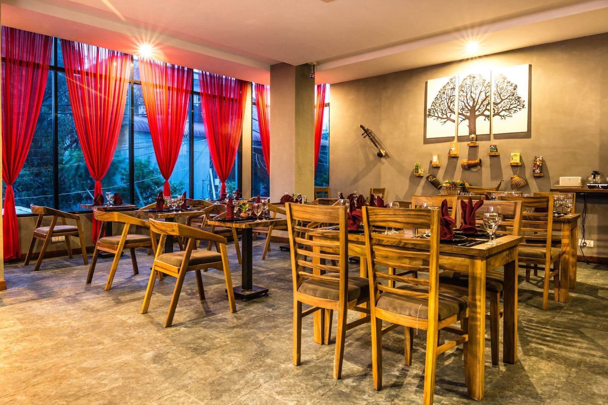 Diamond Palace Resort & Sky Bar Phnom Penh Dış mekan fotoğraf