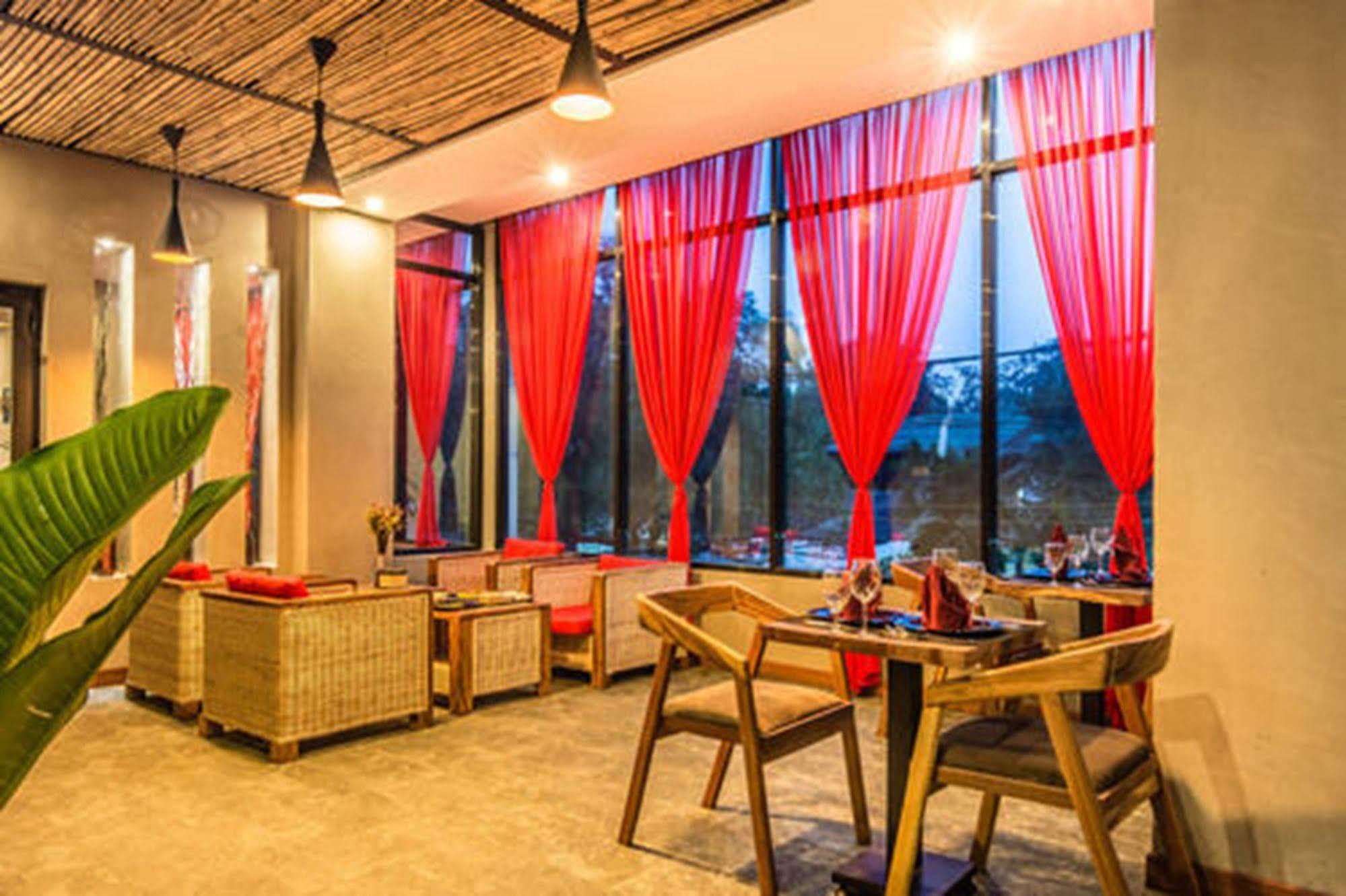 Diamond Palace Resort & Sky Bar Phnom Penh Dış mekan fotoğraf