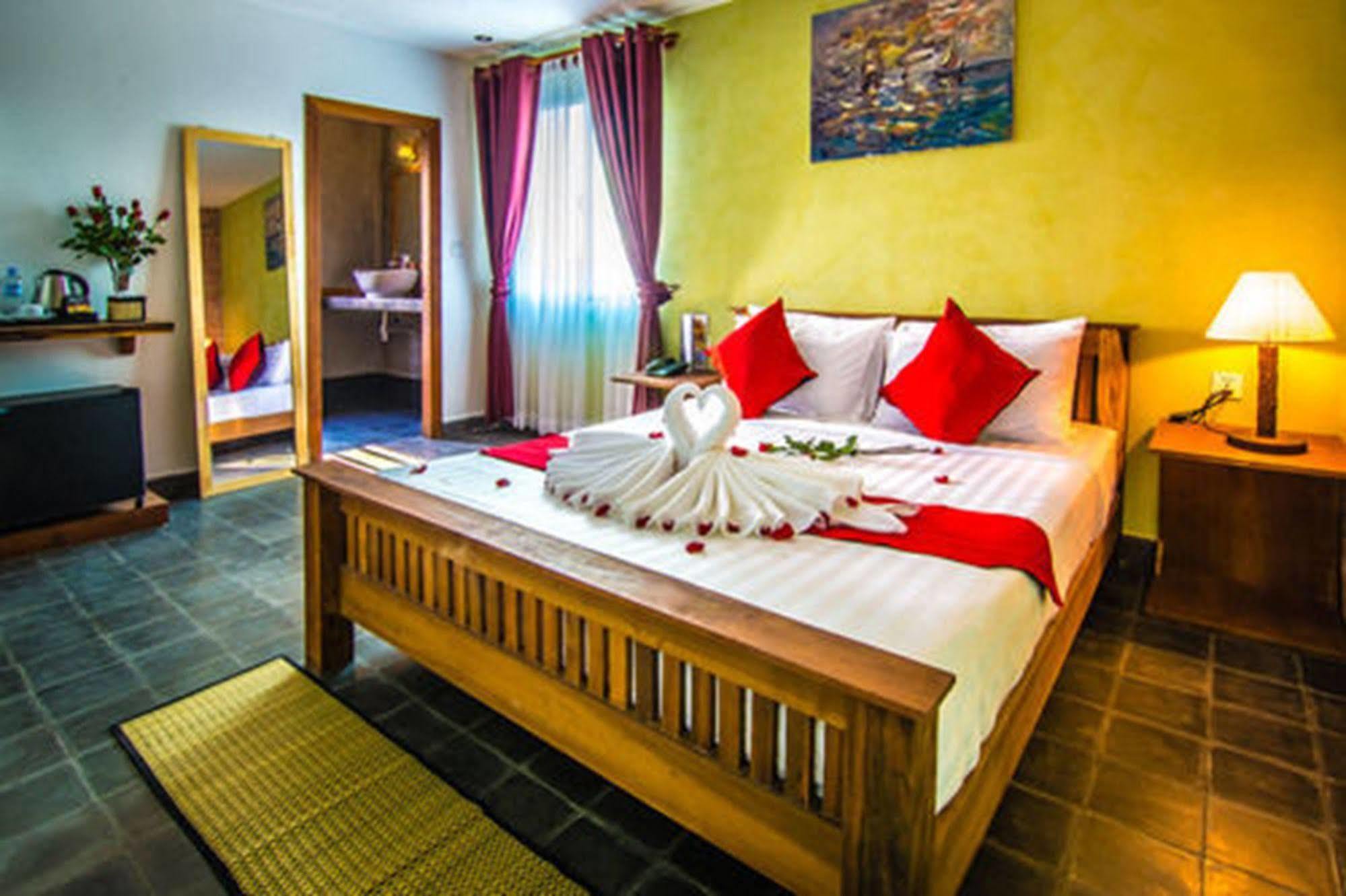 Diamond Palace Resort & Sky Bar Phnom Penh Dış mekan fotoğraf
