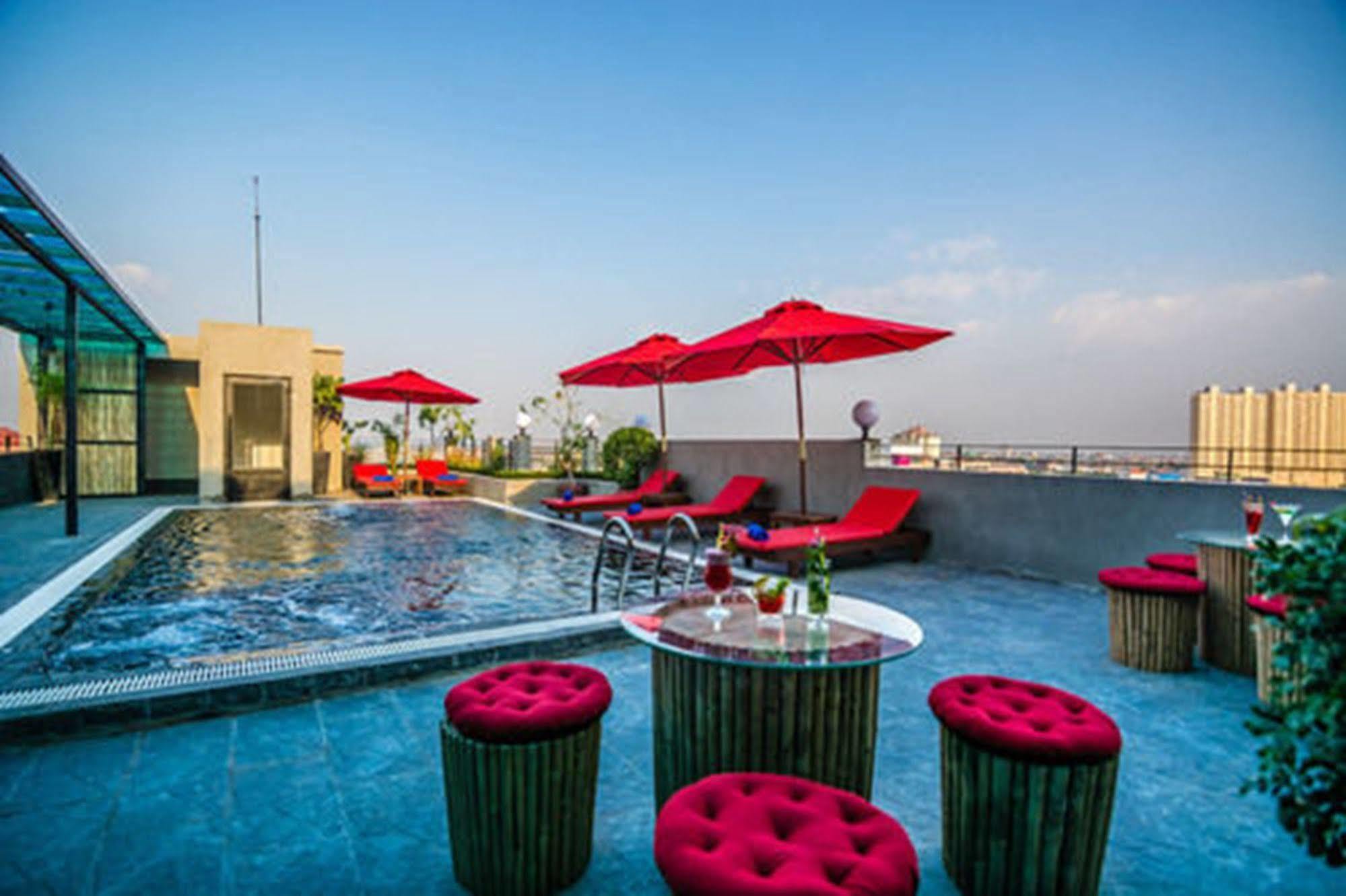 Diamond Palace Resort & Sky Bar Phnom Penh Dış mekan fotoğraf