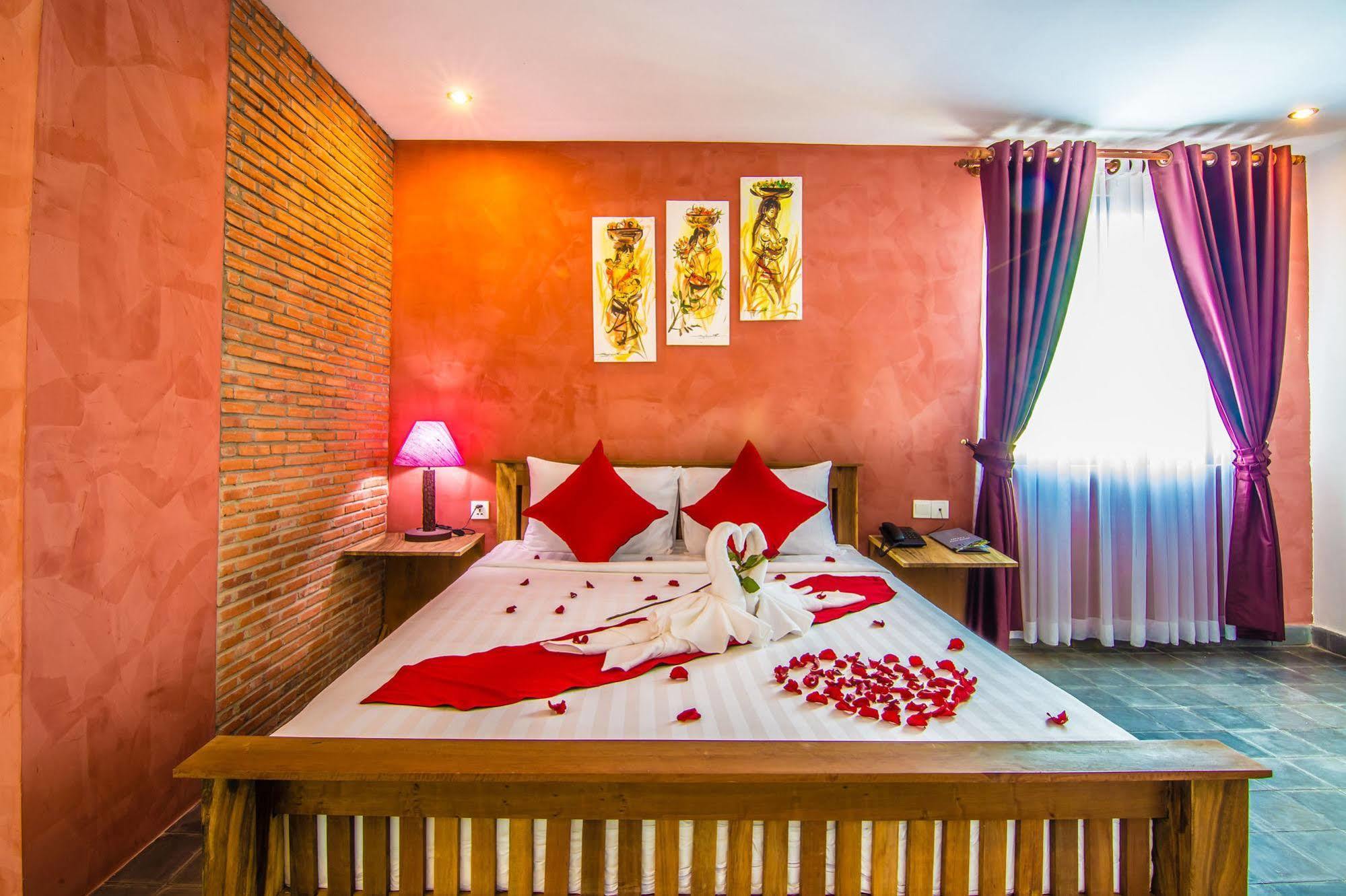 Diamond Palace Resort & Sky Bar Phnom Penh Dış mekan fotoğraf