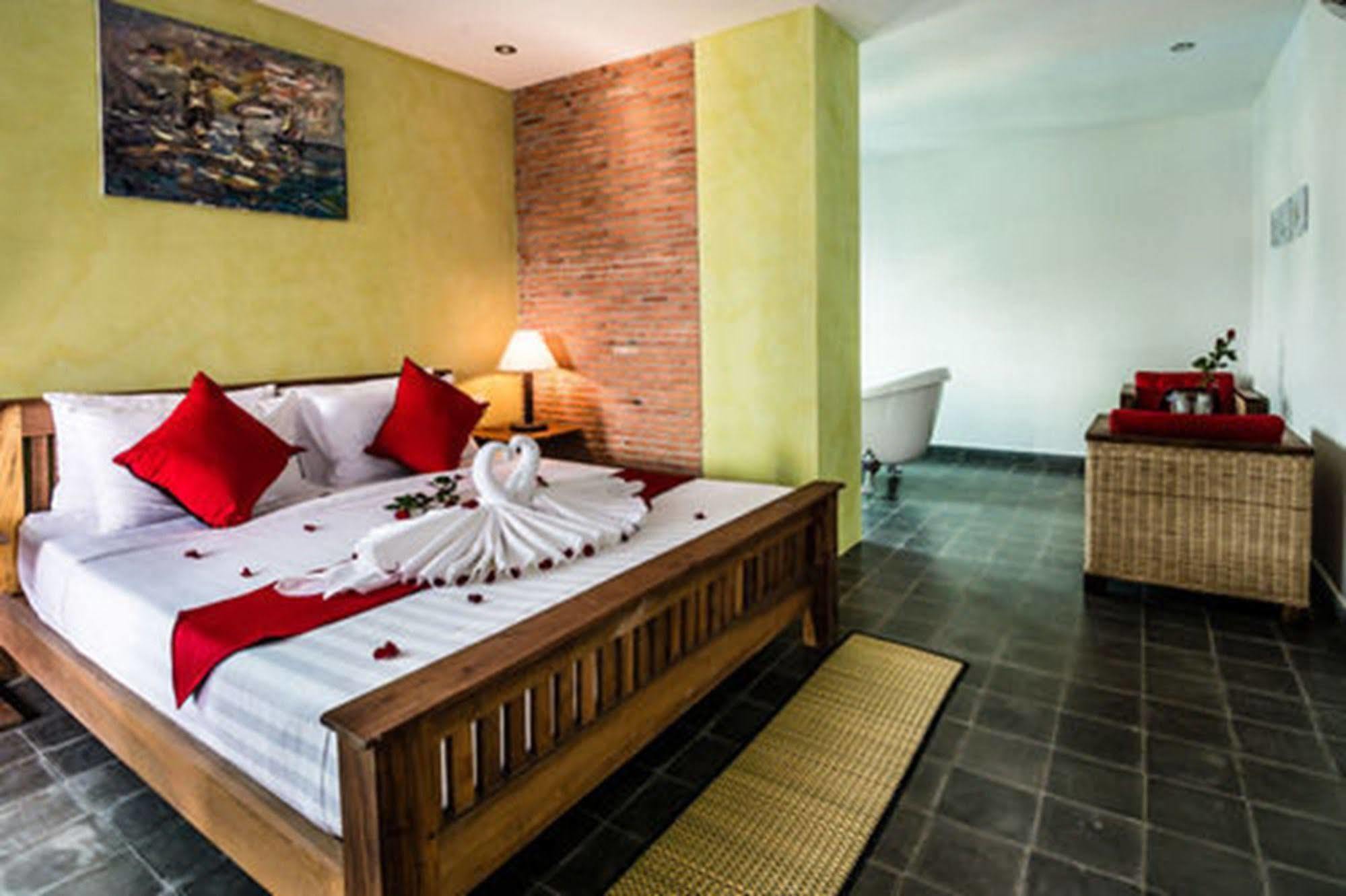 Diamond Palace Resort & Sky Bar Phnom Penh Dış mekan fotoğraf