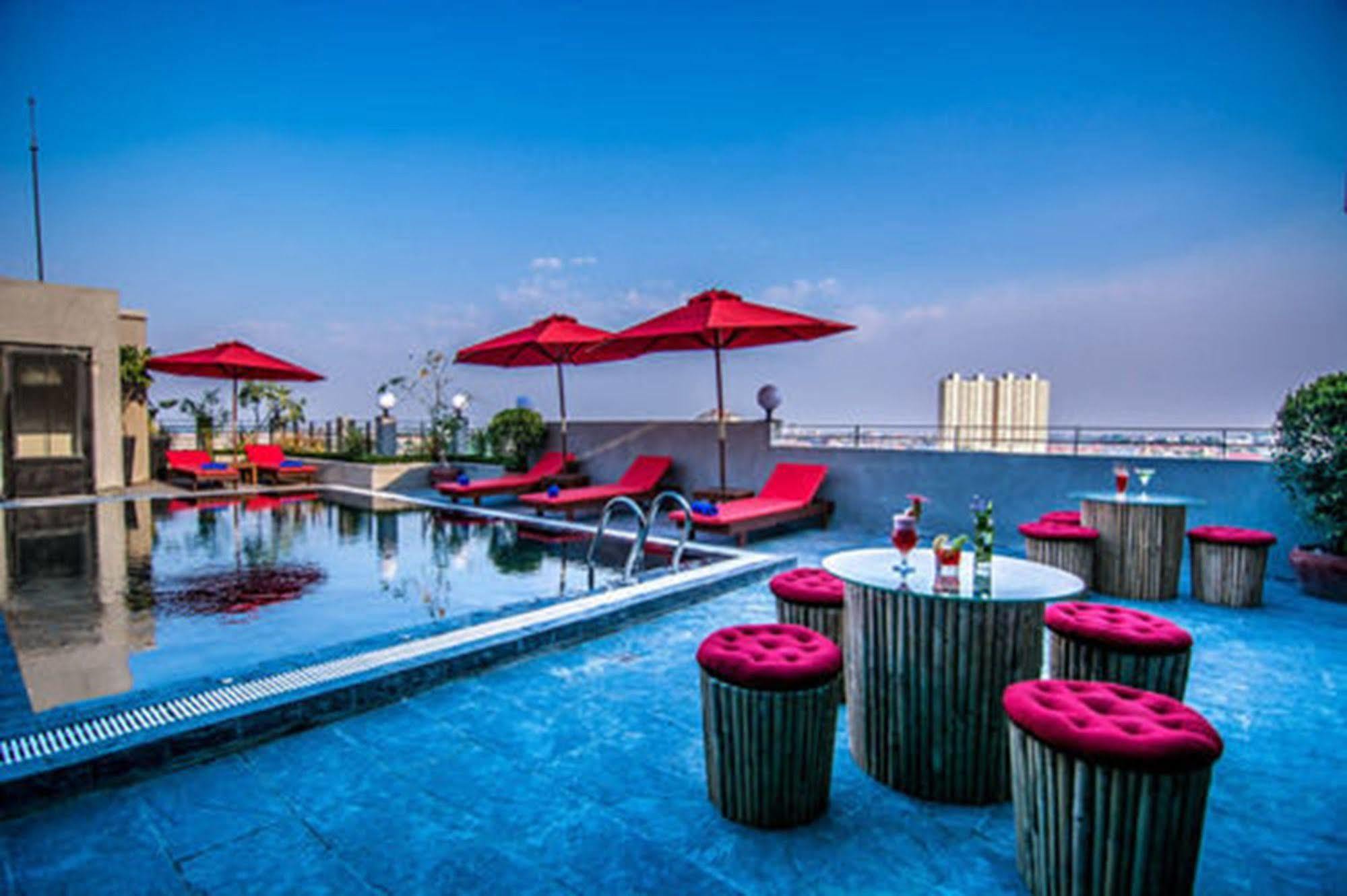 Diamond Palace Resort & Sky Bar Phnom Penh Dış mekan fotoğraf